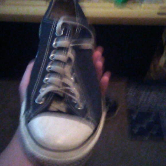 Converse - Picture 2 of 4